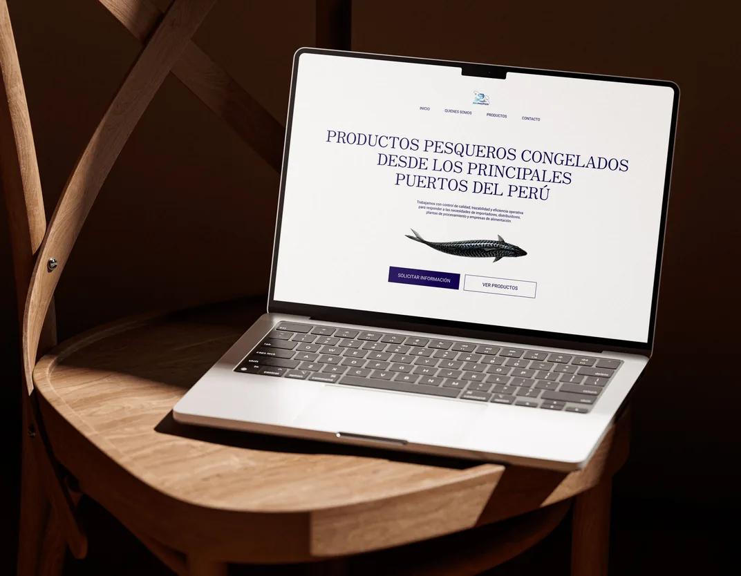 Portátil con la página de inicio de la web de SBA Pacífico