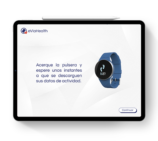 Pantalla de eViaHealth que pide acercar la pulsera para descargar los datos de actividad