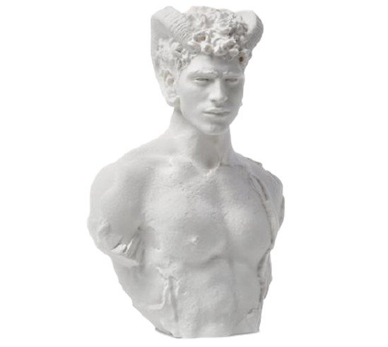 Busto de escultura clásica en blanco sobre fondo claro